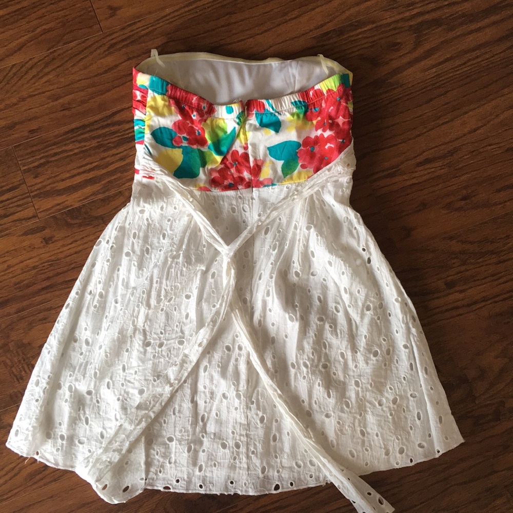 Spring dress - Picture 3 of 3